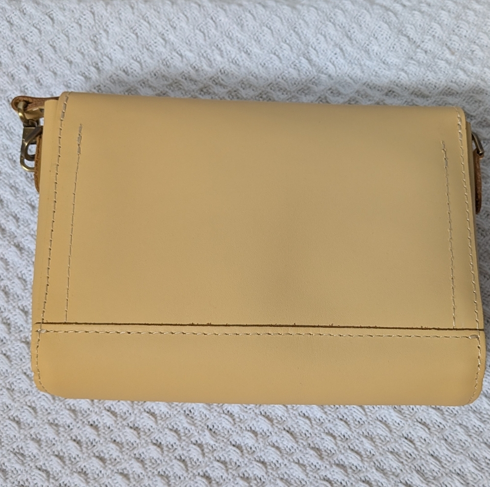 Portland Leather Yellow Crossbody Bag - Picture 3 of 8